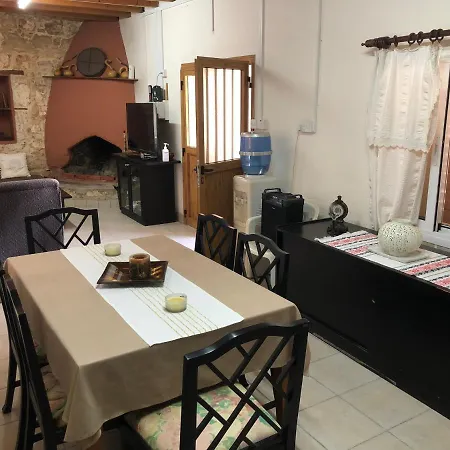 Semesterbostad Friendly Villagehouse *